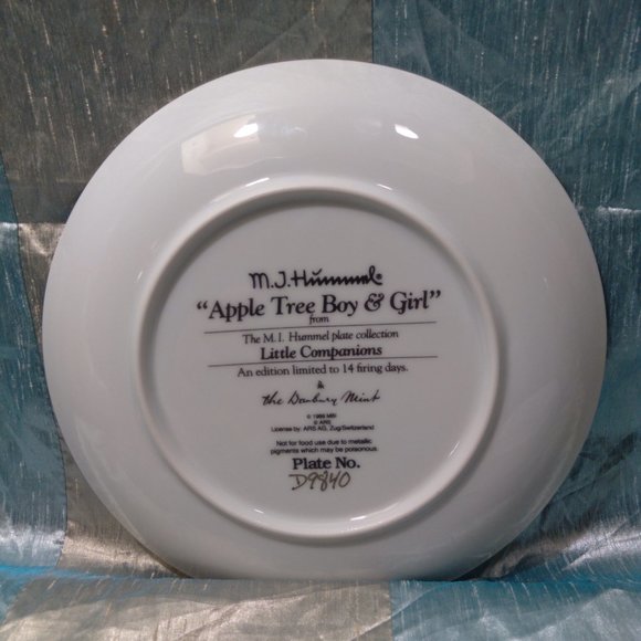 Hummel collectors plate (Apple Tree Boy & Girl ) - Picture 4 of 6
